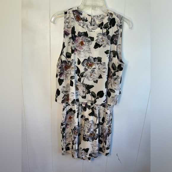 Umgee White Floral Women’s Romper Size Medium - Picture 2 of 9